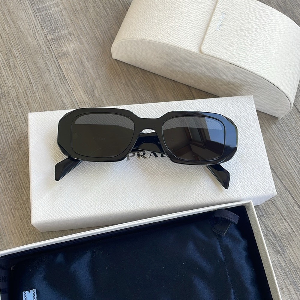 Prada Sculto Reo Irregular Rounded in Black